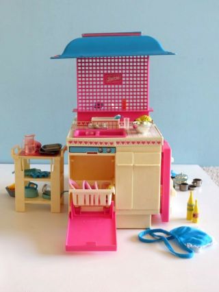 Vintage 1984 Barbie Dream Kitchen (/ No Box)