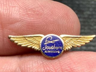 Southern Airways 1/10 10k Gold Vintage Rare Wings Service Award Pin.