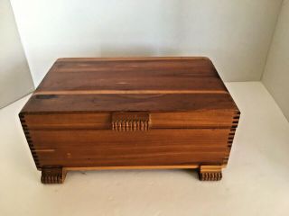 Antique Wood Box W/carved Handle And Feet Tongue & Groove Grain M106