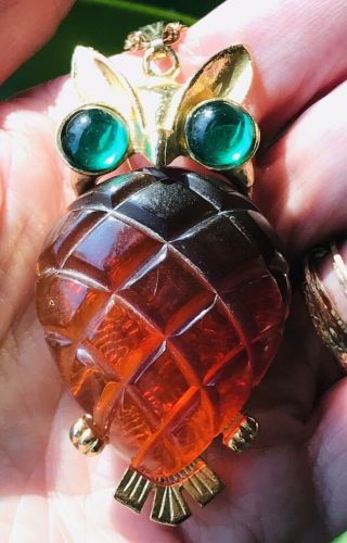 Wow Incredibly Rare Vintage Bakelite Era Carved Lucite Owl Pin Brooch Necklace