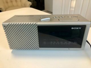 Sony Alarm Clock Dream Machine Am Fm Digital Radio Icf - C16w Silver