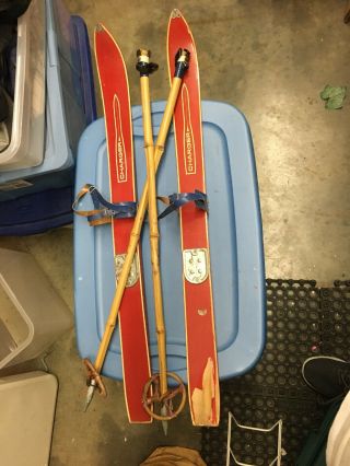 Charger Vintage Wooden Skis And Poles Metal Tips