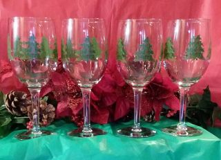 Vintage Rare Set Of 4 Holiday Christmas Tree Wine Glasses