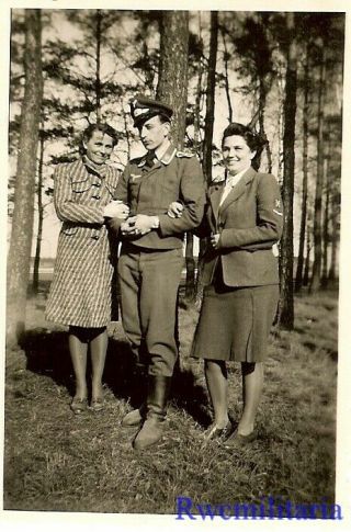 Rare: Luftwaffe Soldier W/ Two Female Uniformed Blitzmädel Helferin Girls