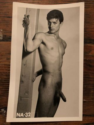 Vtg B&w Unknown Studio/model Gay Nude Male Posing Strap Era Xclnt Na32