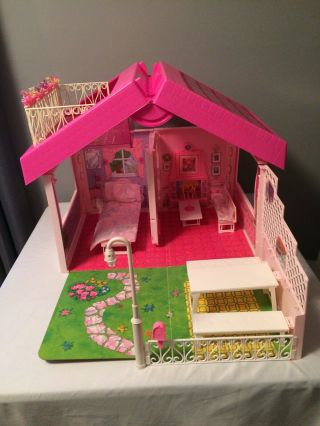 Vintage Barbie Fold N Fun House 1992 With Furniture And Accessories