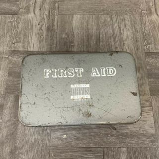 Vintage Davis Safety Co.  First Aid Kit Wall Hanging Empty Metal Box Antique