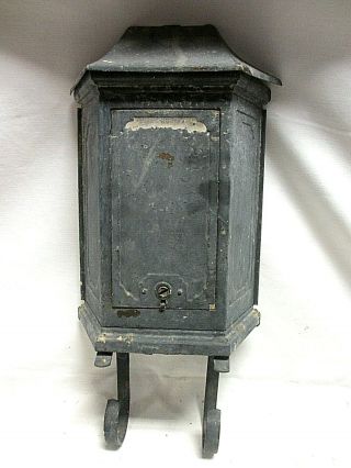 Antique Vintage Wall Mount Metal Mail Box P.  N.  Co.  Fulton Ill Usa Tudormail Ct