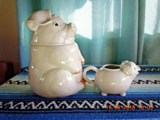 Vintage Collectable FITZ AND FLOYD Pig Cookie Jar & Creamer.  Rare items.  1976. 2