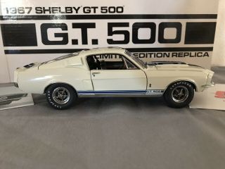Gmp 1967 Shelby Mustang Gt500 2403206 Le 500 1:24 White/blue Rare