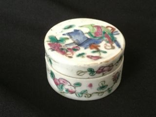 Antique Early 20th Century Chinese Famille Rose Porcelain Box & Cover.
