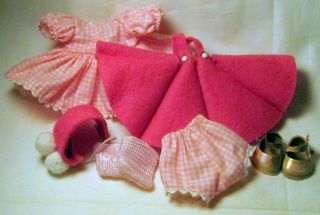 Vintage Strung Ginny Outfit With Pom Pom Hat Number 7153 3 Day Nr