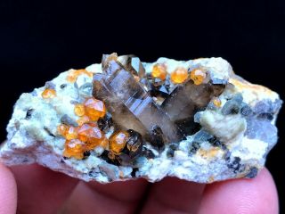 Natural Gules Fanta Spessartine Garnets Smoke Crystal Rough Rare Mineral Specime