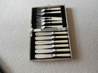 Antique/vtg.  Silver Plated 12 Piece Fish Cutlery Set In Hard - Shell Case