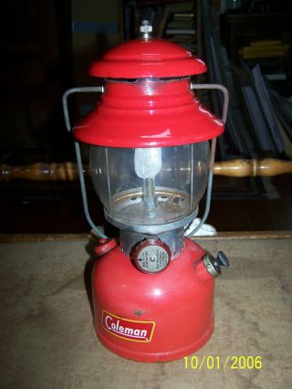Vintage 1958 Coleman Model 200a Lantern