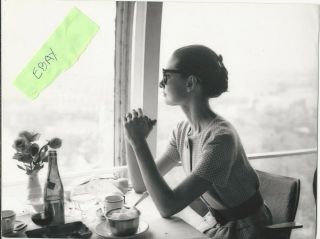 Audrey Hepburn 9 1/4 X 7 1/4 Vintage Press Rare Candid Reflective Mood N2