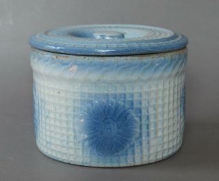 Stoneware Blue & White Salt Glaze Hull 6 3/4 