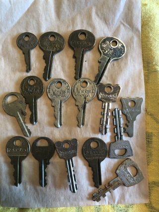 16 Vintage Master Lock Padlock Keys Rare Some Lion Logo Brass Petite Script