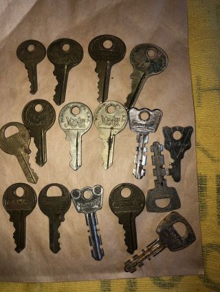 16 Vintage Master lock Padlock Keys Rare Some LION Logo Brass Petite Script 2