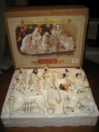 Rare Grandeur Noel 9 Piece Porcelain Nativity Set Collectors Edition 2000