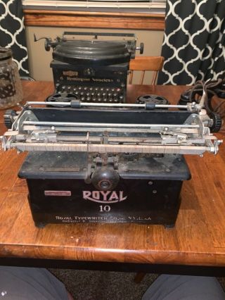 Rare Royal 10 Typewriter Unrestored Black Double Glass Side Panels 3