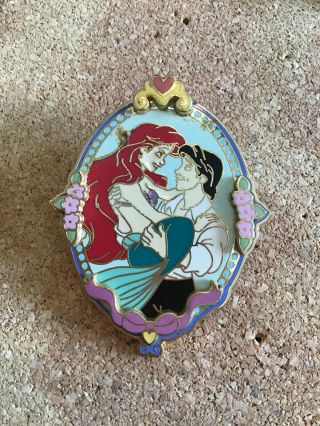 Walt Disney Vintage Gold Tone Enamel Princess Pair Ariel And Eric 3d Rare Pin