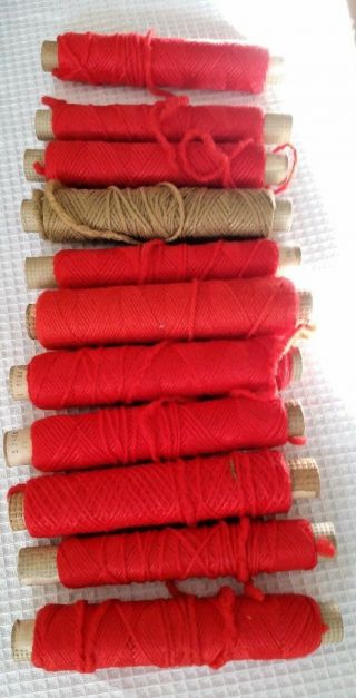 Rare Vintage 100 Lambs Wool Red And Tan Rug Spooled Yarn 20 Ozs 11 Spools