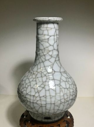 Fine Chinese Crackle Glaze Porcelain Bottle /vase 9.  5 "