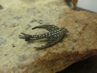 Vintage Rare 925 Sterling Silver Marcesite Flying Swallow Bird Pin Brooch 3.  2g