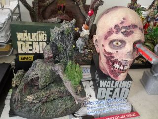 Walking Dead Season 2 N 4 Limited Zombie Head & Tree Walker Rare No Movies