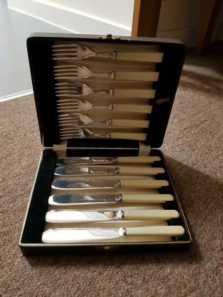Epns Cutlery Fish Knife And Fork Set In Presentation Box.