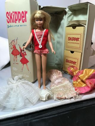 Vintage 1963 Barbie Skipper Doll With Case Clothes
