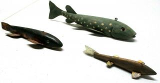 GROUP OF 3 OLD & VINTAGE FISH FOLK ART FISH SPEARING DECOY s ICE FISHING LURE 2