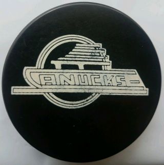 Vancouver Canucks Rare Vintage General Tire Slug Made In Canada Hockey Puck
