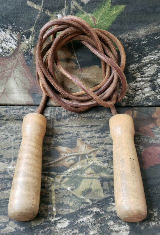 Everlast 9.  5 Ft Weighted Leather Skip Rope Wood Handles Rare B12