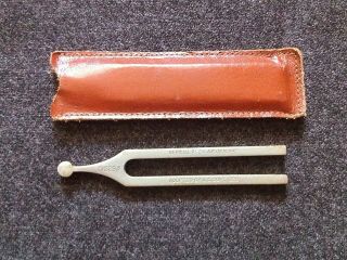 Antique Tuning Pitch Fork 1920 W/ Case C - 523.  9 Chicago 4 3/4 "