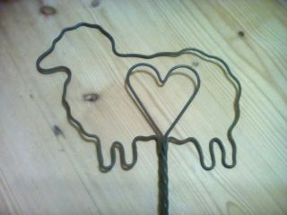 Antique wire rug beater 2