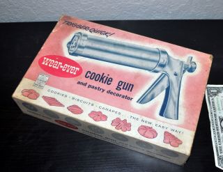 The Antique Vintage 1952 Wear - Ever Cookie Gun Press.  Looks Great