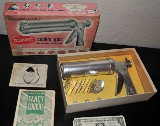 The Antique Vintage 1952 Wear - Ever Cookie Gun Press.  Looks GREAT 2