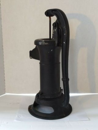 Antique Vintage Water Pump Cast Iron Hand Water Well Pump 16 Inches Tall 2