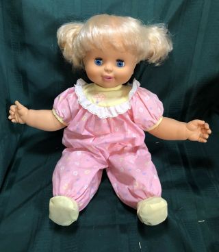 Vintage Toy Biz 1992 Electronic Talking " Baby Loves To Talk " Doll
