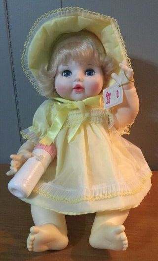 Ideal Betsy Wetsy Doll Vintage 1983 16” Drink & Wet With Bottle