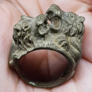 Old Stunning Rare Ring With 2 Lion Heads 24