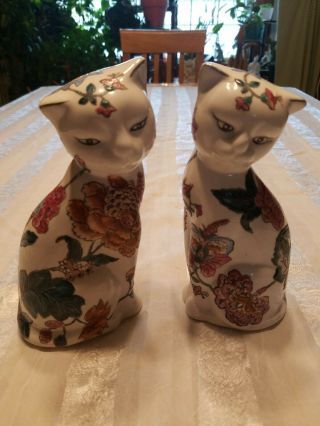 Pair Vintage Chinese Famille Rose Porcelain Ceramic Cat Figure Statue