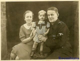 Port.  Photo: Rare German Elite Waffen Panzerman On Leave W/ His Wife & Child