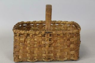 FANTASTIC EARLY 19TH C ONE HANDLE GATHERING BASKET IN GREAT SURFACE 3