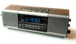 Vintage Ge General Electric Am Fm Dual Alarm Wood Grain Clock Radio 7 - 4945a Cb 5