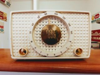 Vintage Antique Eames Atomic Era Motorola Tube Radio Ivory White Gold 1950s Old