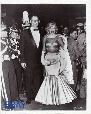 Arthur Miller Marilyn Monroe Candid Rare Photo Prince And The Showgirl Premiere