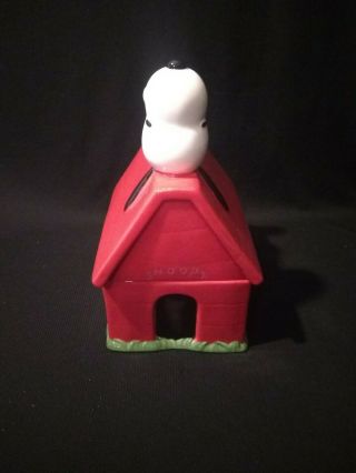 Rare Vintage Snoopy Doghouse Cookie Jar.  Peanuts Collectable